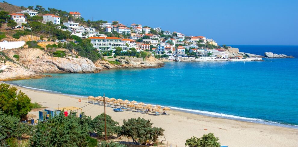 Lovely,Greek,Fishing,Village,Of,Armenistis,In,A,Quiet,Summer