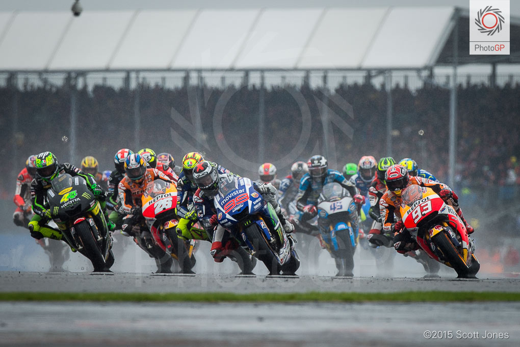 MotoGP-race-start-Silverstone-2015-L