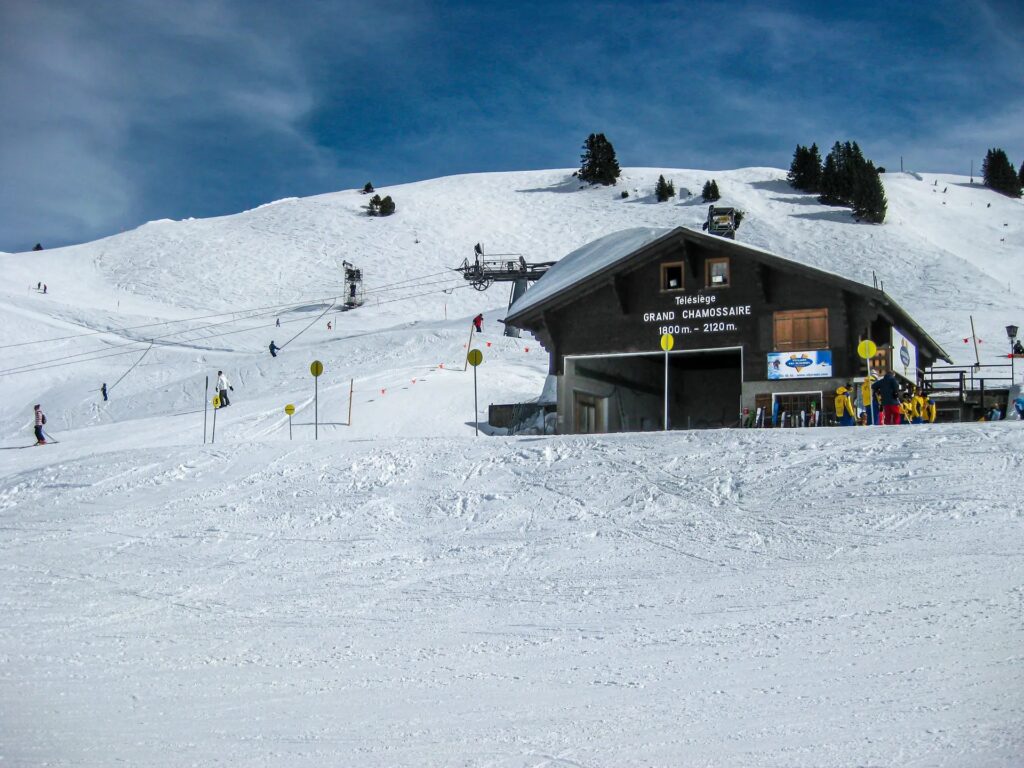 MONTRE-VILAR